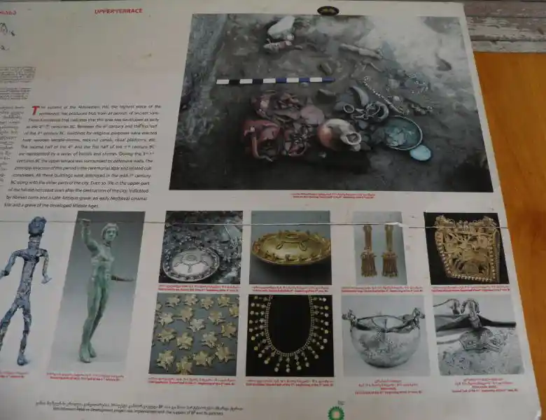 Pictures of the burial 24